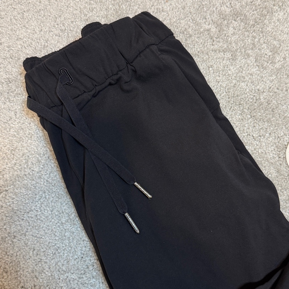 Lululemon ON The Fly Elastic Waist Straight Leg Panta - Picture 2 of 4